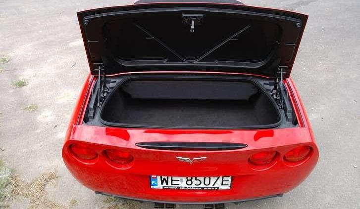 Porażający Chevrolet Corvette C6 Convertible