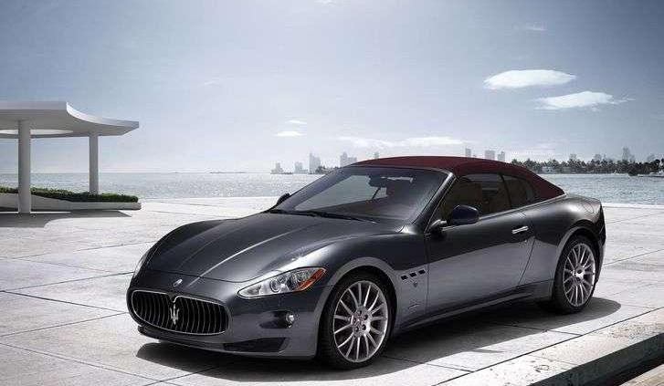 Dyskretny urok uniwersalności