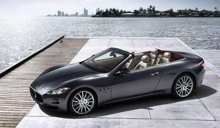 Dyskretny urok uniwersalności