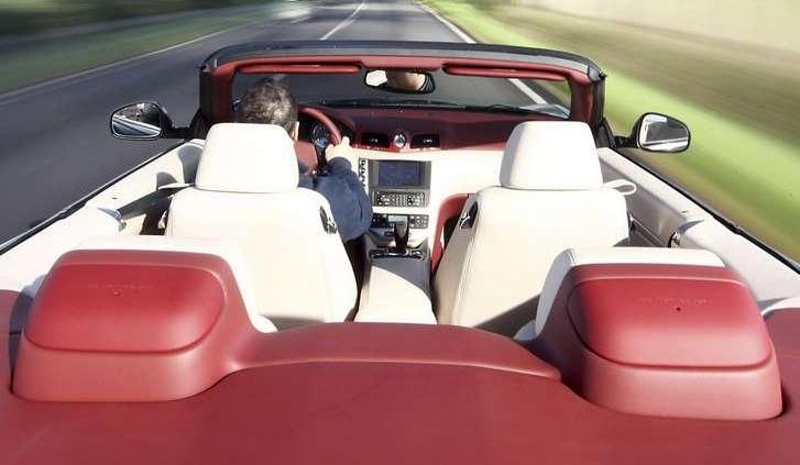 Dyskretny urok uniwersalności