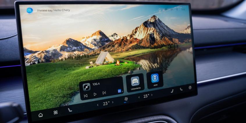 Porównanie: JAC JS8 Pro 1.5 T-GDI DCT vs Chery Tiggo 8 1.6 T-GDI DCT Prestige. Sprawdzam 7-osobowe chińskie SUV-y