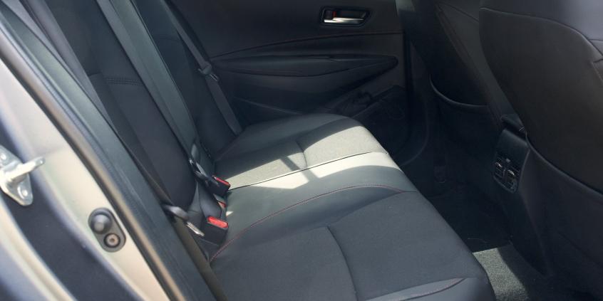 Test: Toyota Corolla TS Kombi GR SPORT 2.0 Hybrid oferuje coś, co spotykamy w autach coraz rzadziej... Normalność
