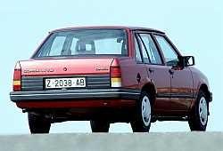 Opel Corsa A Sedan 1.4 i 82KM 60kW 1990-1992