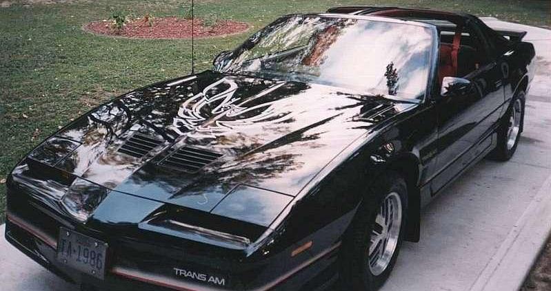 Ognisty ptak wodza Siuksów - Pontiac Firebird