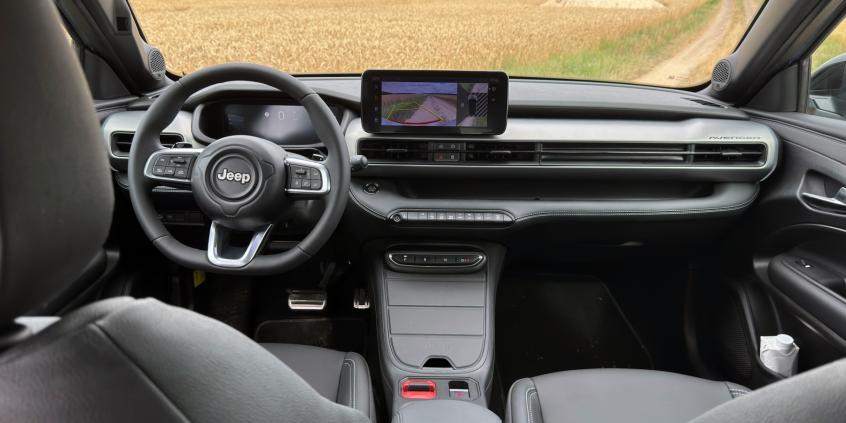 Pierwsza jazda: Jeep Avenger po liftingu. Kilka kosmetycznych zmian, prawie każda na lepsze