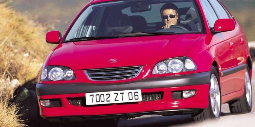 Toyota Avensis I - godny następca