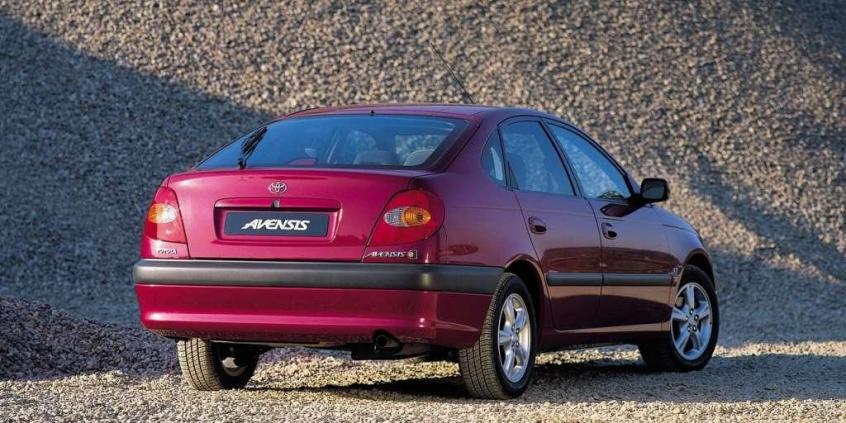 Toyota Avensis I - godny następca