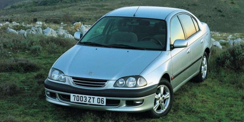 Toyota Avensis I - godny następca