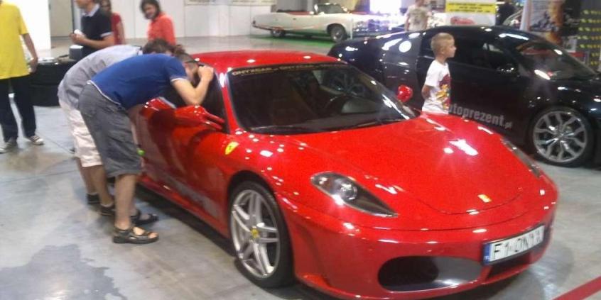 Upał, auta i dziewczyny