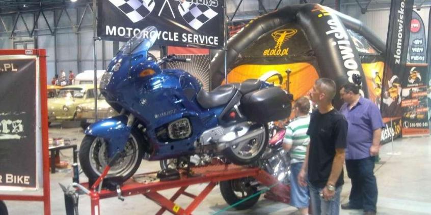 Upał, auta i dziewczyny