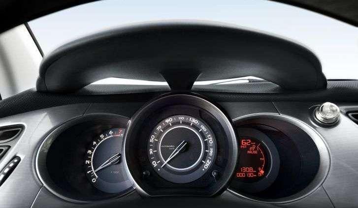 Maluch na wyższej półce