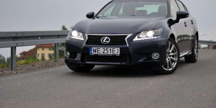 Lexus GS 350 AWD - sportowo-multimedialna elegancja