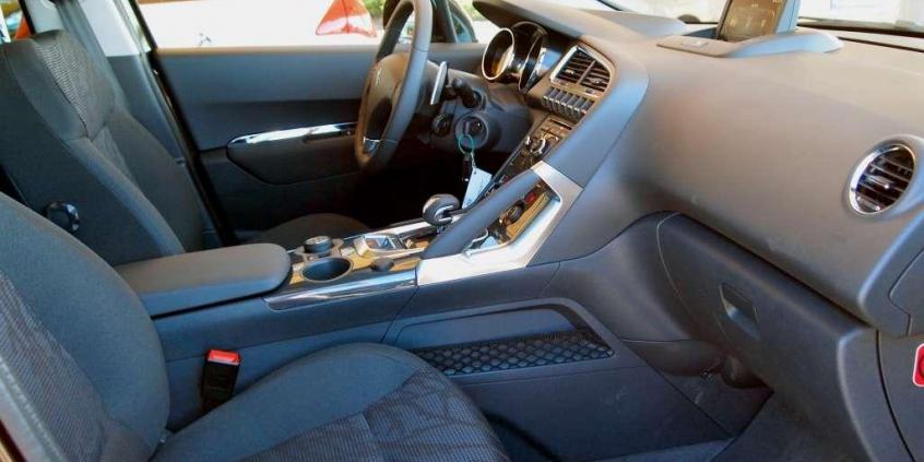 Ekologiczne uzupełnienie oferty - Peugeot 3008 HYbrid4