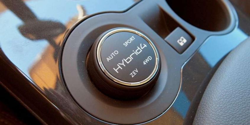 Ekologiczne uzupełnienie oferty - Peugeot 3008 HYbrid4
