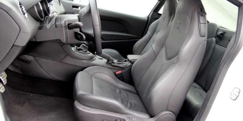 Peugeot RCZ - król lew