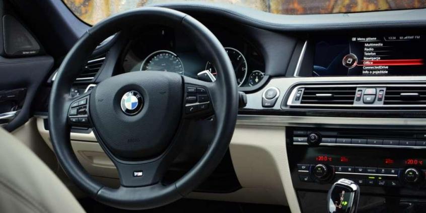 BMW 750d xDrive 381 KM - czego chcieć więcej?