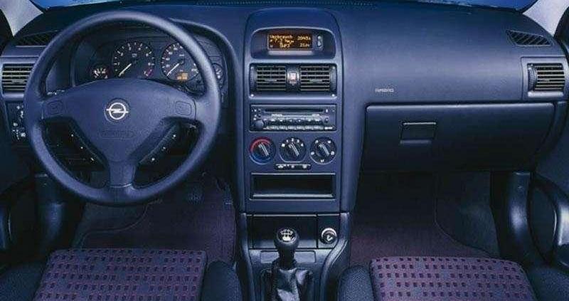 Opel Astra - praktyczny kompakt w korzystnej cenie