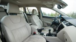 Skoda Octavia FL 1.8 TSI - nie samymi światłami żyje kierowca