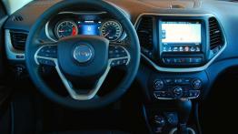 Nowy Jeep Cherokee - niepozorny odkrywca