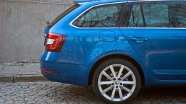 Skoda Octavia FL 1.8 TSI - nie samymi światłami żyje kierowca