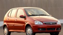 TATA Indica - przód - reflektory włączone