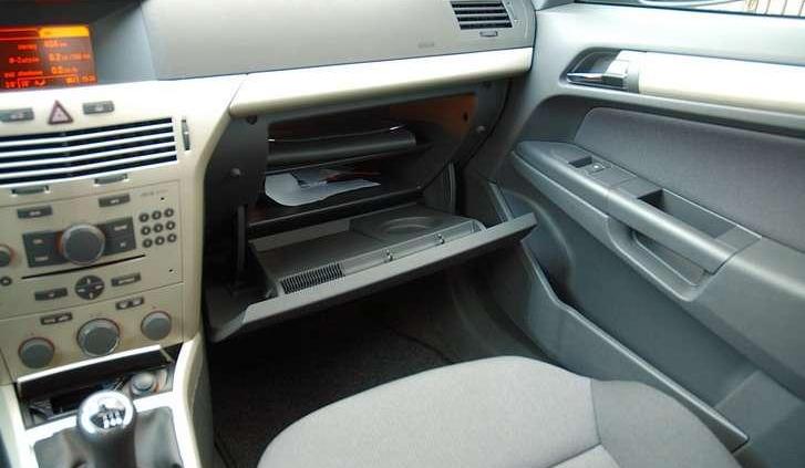 Opel Astra III sedan 1.3 CDTI - spory sedan dla oszczędnych