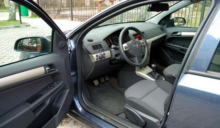 Opel Astra III sedan 1.3 CDTI - spory sedan dla oszczędnych