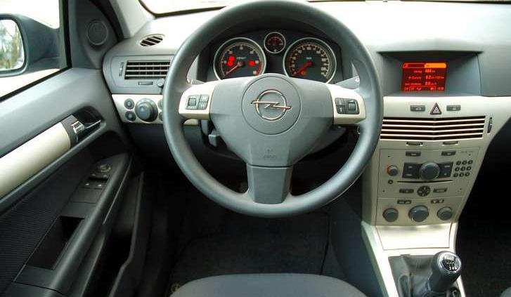 Opel Astra III sedan 1.3 CDTI - spory sedan dla oszczędnych