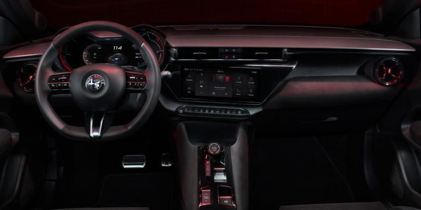 Alfa Romeo Junior z Polski. Hybryda, elektryk i napęd 4x4 Q4