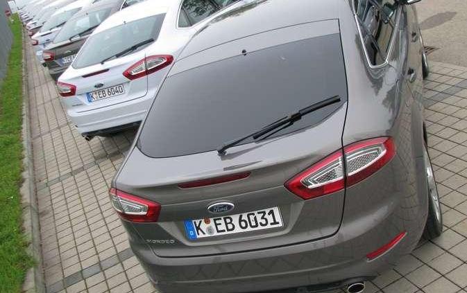 Dyskretna modernizacja - pierwsza jazda odświeżonym Mondeo