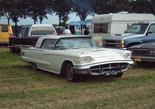 Dzieje grzmiącego ptaka - Ford Thunderbird