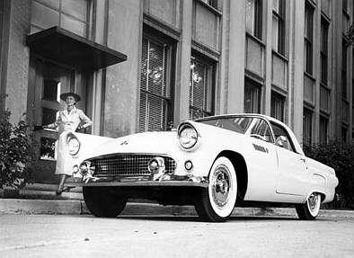 Dzieje grzmiącego ptaka - Ford Thunderbird