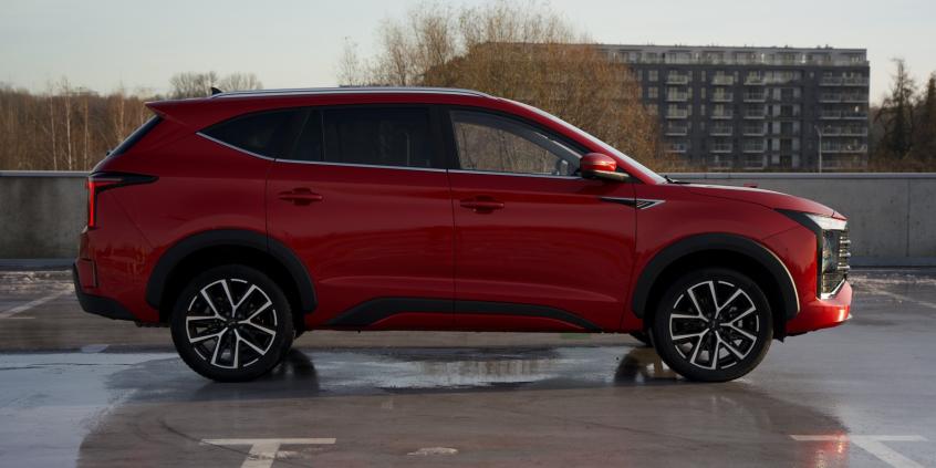 Porównanie: JAC JS8 Pro 1.5 T-GDI DCT vs Chery Tiggo 8 1.6 T-GDI DCT Prestige. Sprawdzam 7-osobowe chińskie SUV-y