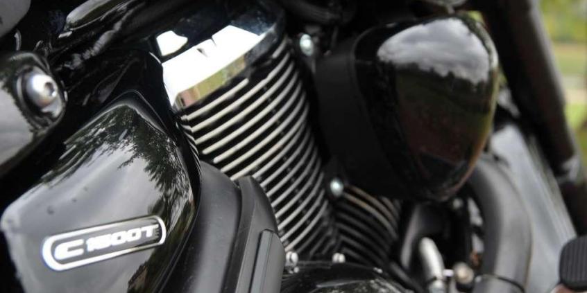 Suzuki Intruder C 1500 T - neoklasyk z charakterem