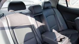 Kia Optima - sedan w sportowej marynarce