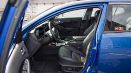 Kia Optima - sedan w sportowej marynarce