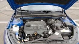 Kia Optima - sedan w sportowej marynarce