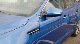 Kia Optima - sedan w sportowej marynarce