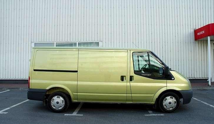 Szybki dostawca - Ford Transit Van SWB 130 KM