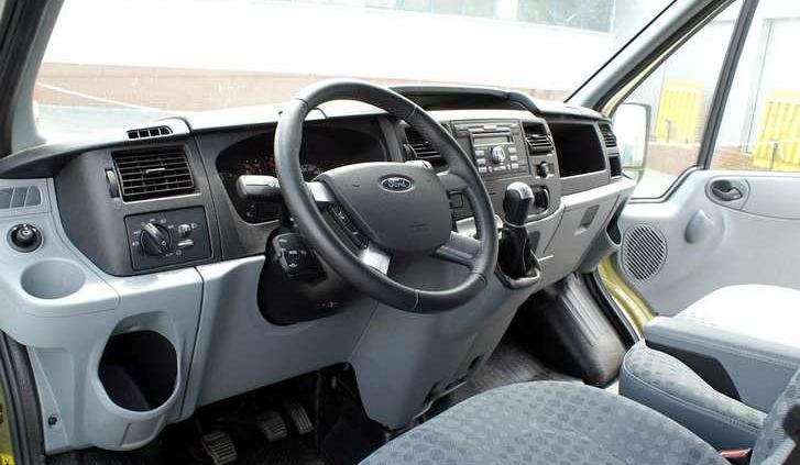 Szybki dostawca - Ford Transit Van SWB 130 KM