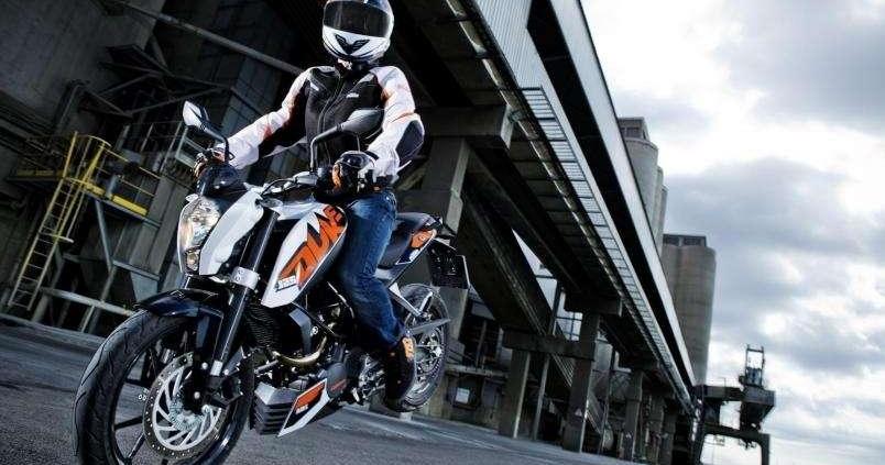 Motocyklem z prawem jazdy kategorii B!