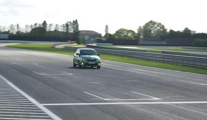 Skoda Fabia RS - kapelusze z głów