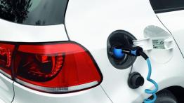 Volkswagen Golf blue-e-motion Concept - wlew paliwa