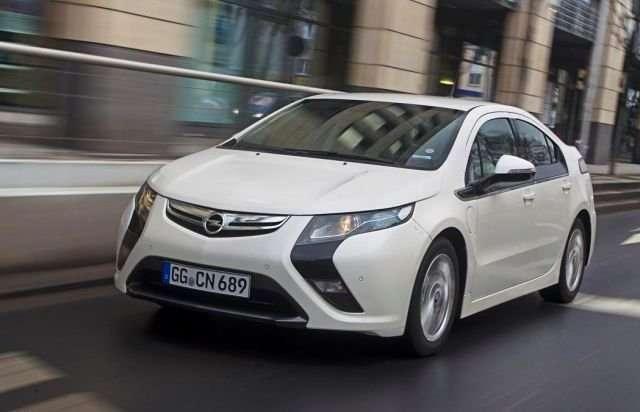 Elektryzujące zwycięstwo - Opel Ampera na podium