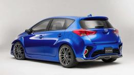 Scion iM Concept - w sportowych ciuchach