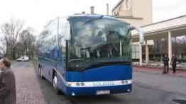 Autobusowe  premiery  na..... wyścigach !