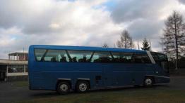 Autobusowe  premiery  na..... wyścigach !