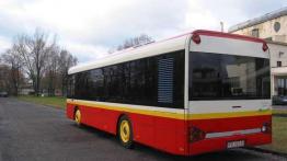 Autobusowe  premiery  na..... wyścigach !