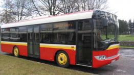 Autobusowe  premiery  na..... wyścigach !