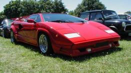 Lamborghini Countach - widok z przodu